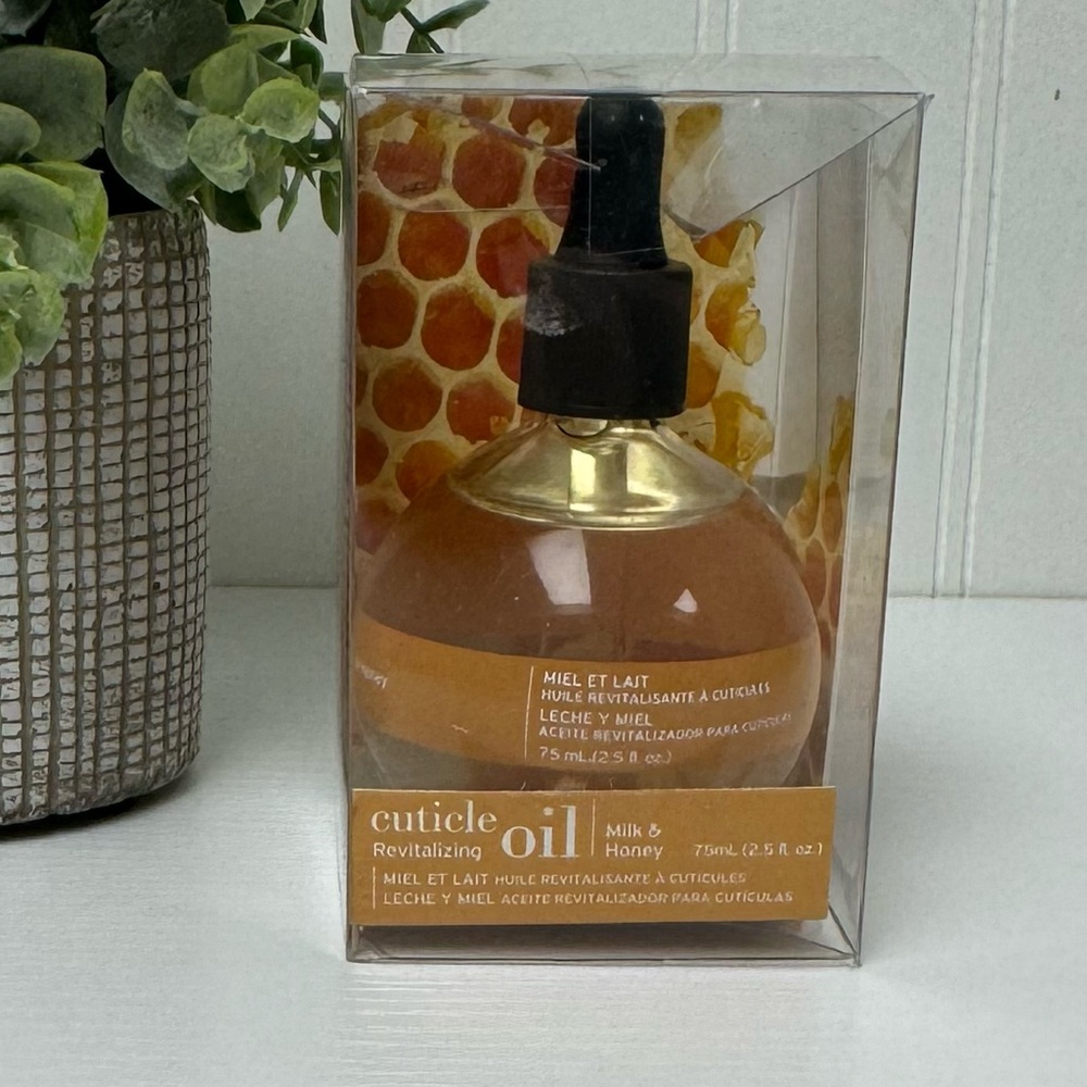 Cuccio Revitalizing Honey & Milk Scented Cuticle Oil - NWT - 2.5 fl oz